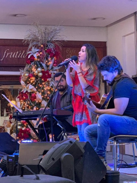La Navidad está llegando con Lola Guevara 