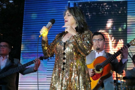La Grande del Ecuador presenta su perfume “Ser De Luz by Paulina Tamayo”